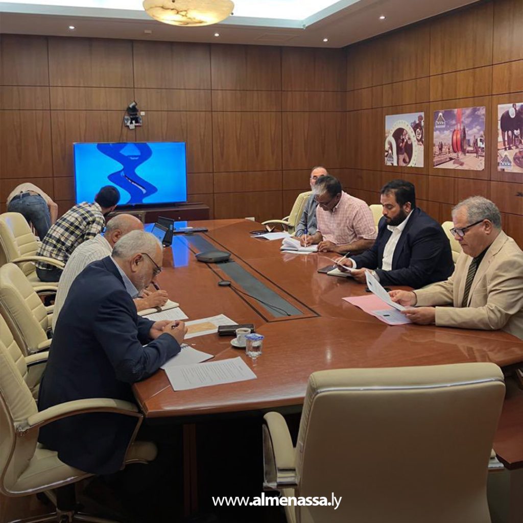 extra 120 كلية العلوم تناقش التعاون جهاز مشروع النهر الصناعي فيما يخص مواقع الخزانات الاستراتيجية