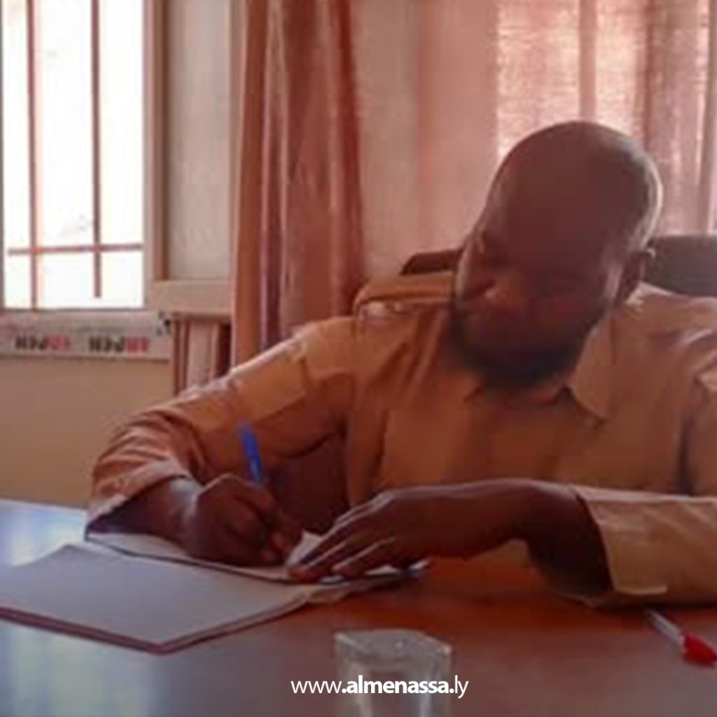 extra 255 إخماد حريق في منطقة الخرائق بأوباري بعد اشتعال النيران في أشجار النخيل