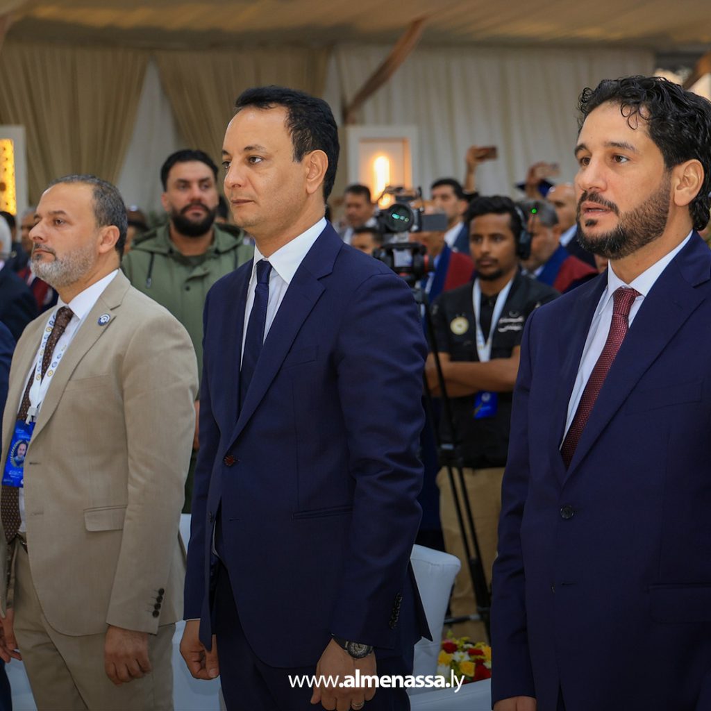 extra 285 القائد العام يكرم أوائل جامعة بنغازي ويعلن إيفادهم للدراسة في الخارج