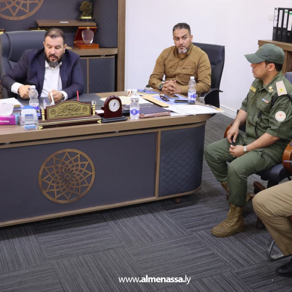 extra 298 اجتماع موسع بجهاز الطب العسكري لبحث سير العمل وتعزيز الأداء