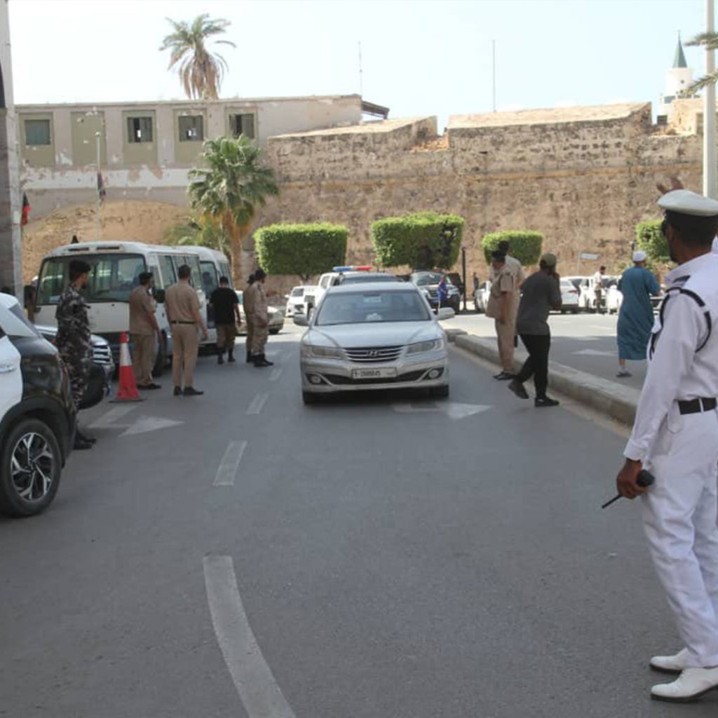 extra Recovered1 وزارة الداخلية تؤكد التزامها بحماية المتظاهرين وتأمين طرابلس وتنشر صورًا لجهودها الميدانية