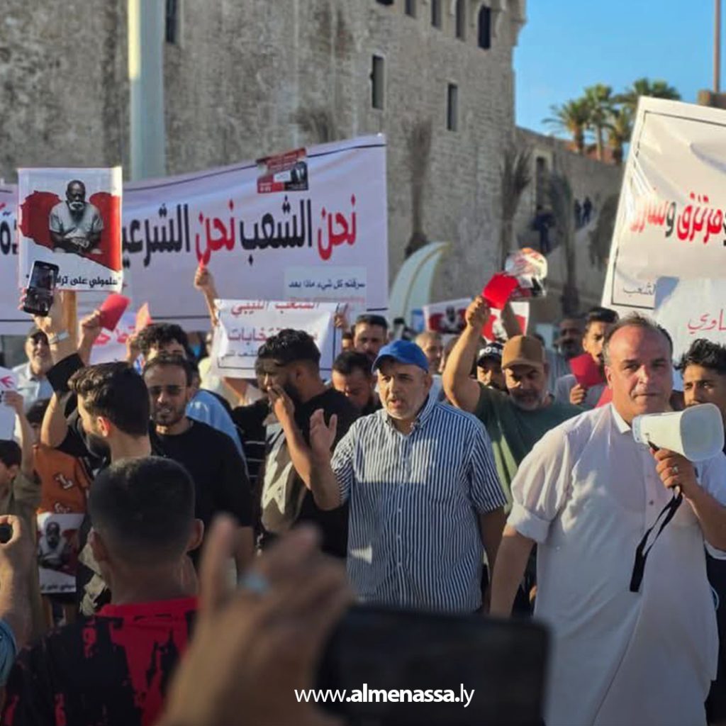 extra Recovered111111111 الاحتجاجات تتواصل للجمعة الثالثة بطرابلس مطالبة برحيل الحكومة وإجراء انتخابات