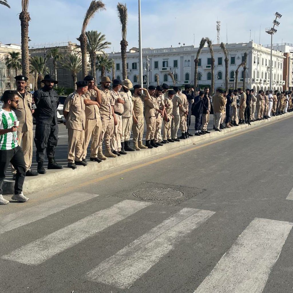 extra Recovered3 وزارة الداخلية تؤكد التزامها بحماية المتظاهرين وتأمين طرابلس وتنشر صورًا لجهودها الميدانية