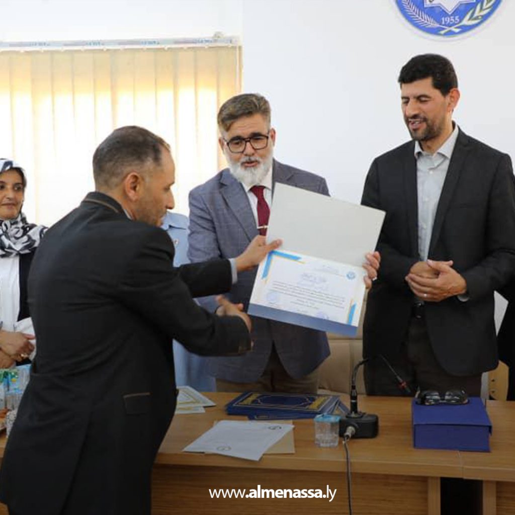 extra1 129 جامعة بنغازي تختتم دورة تدريبية متخصصة للعاملين في إدارة بيوت الطلبة