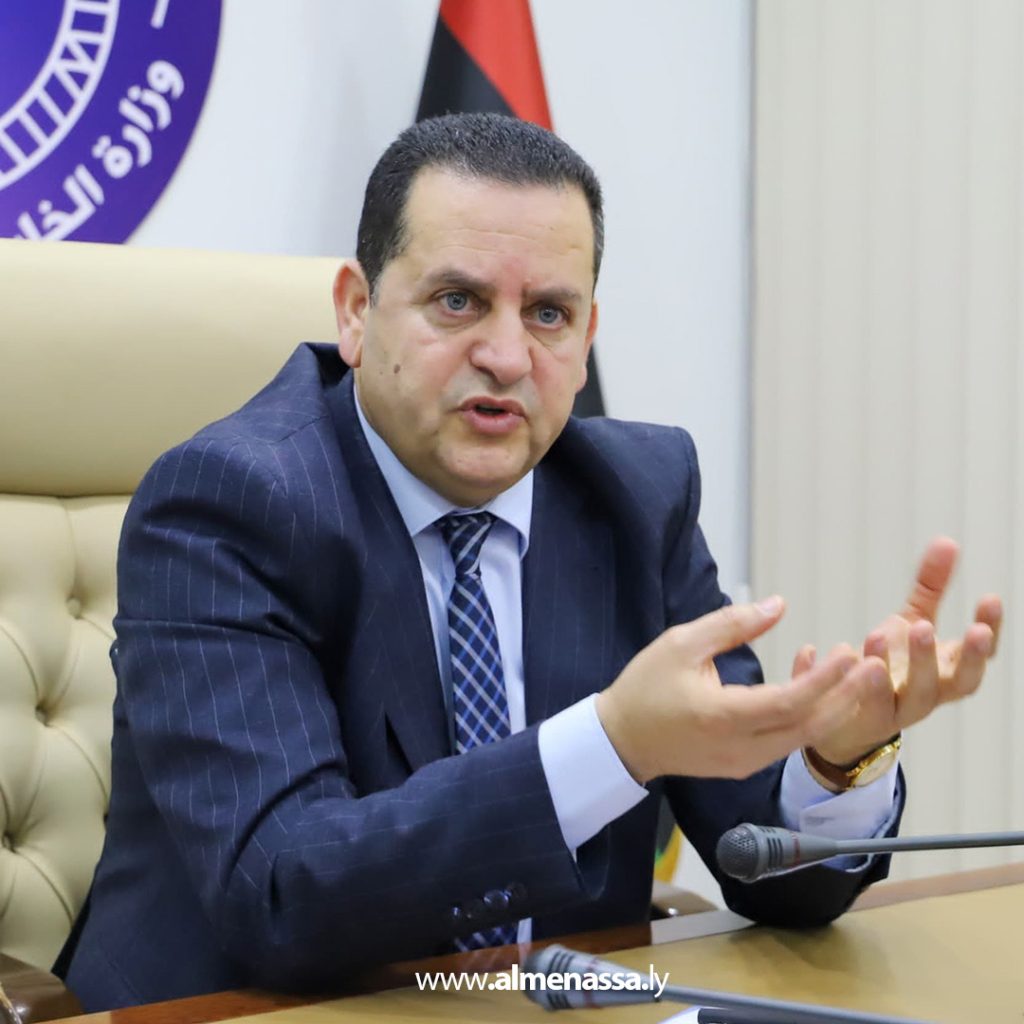 extra1 3 الحويج يترأس اجتماعاً لتقييم أداء الإدارات والمكاتب الفنية ويؤكد على رفع الكفاءة ومواجهة التحديات