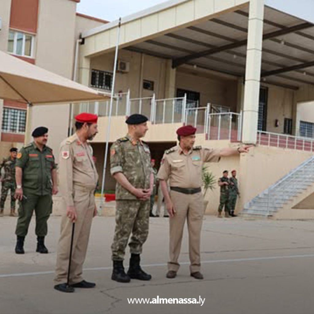 extra1 87 الحداد يتابع العملية التعليمية داخل الكلية العسكرية