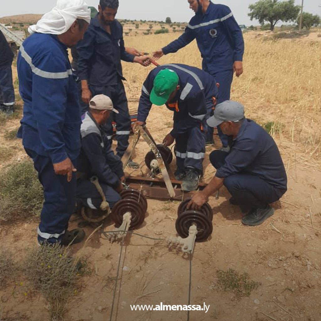 extra11 107 جهود مستمرة لصيانة الشبكة الكهربائية في منطقة سوق الأحد