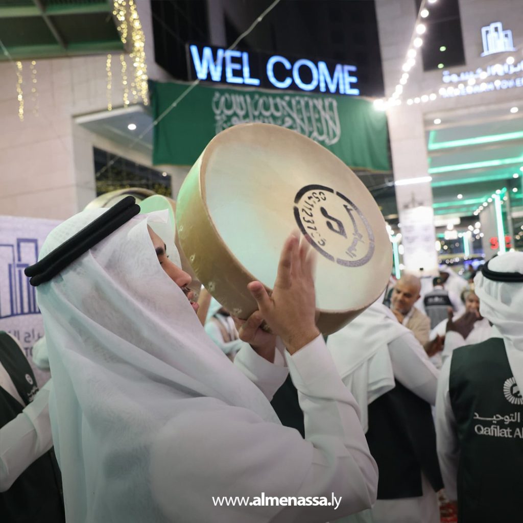 extra11 98 وصول الفوج الثاني من حجاج بيت الله الحرام إلى الأراضي المقدسة