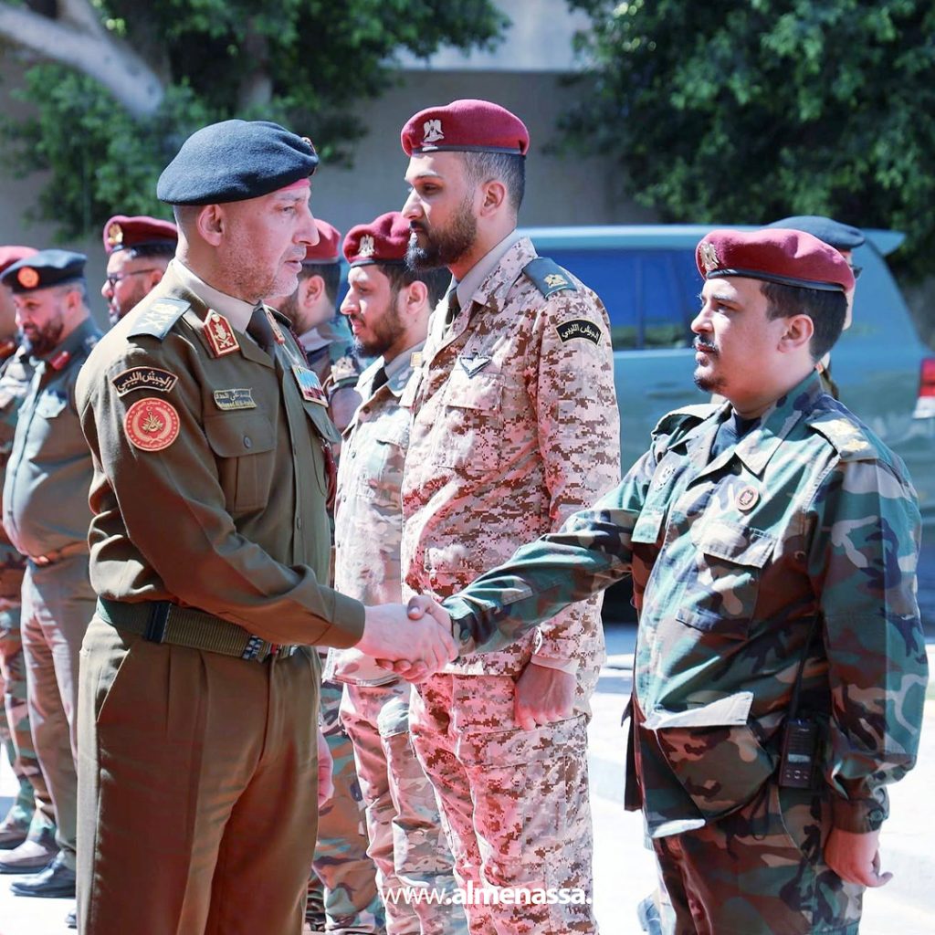 extra111 الحداد يزور الإدارة العامة للحسابات العسكرية ويؤكد على معالجة الملفات المالية لمنتسبي الجيش