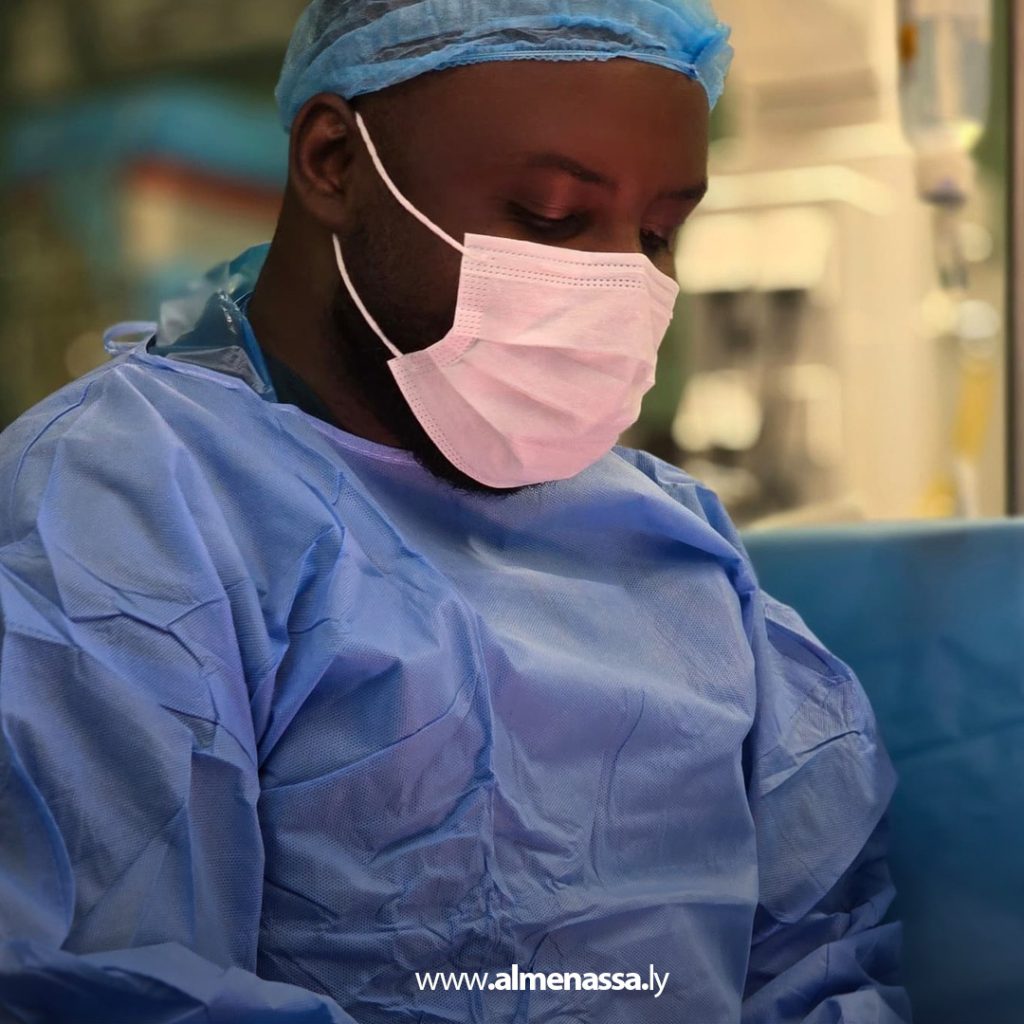 extra111 112 نجاح عملية جراحية معقدة لفتاة عشرينية في مركز بنغازي الطبي