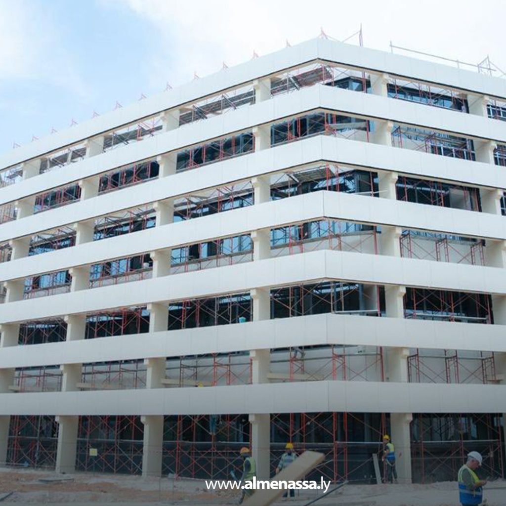 extra111 51 مدير عام صندوق الإعمار يجري جولة ميدانية بمباني كليات جامعة بنغازي