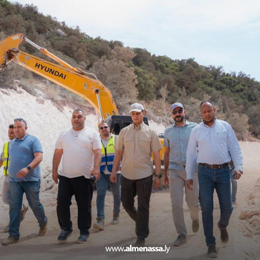 extra111 76 مدير صندوق التنمية يزور البيضاء لمتابعة مشاريع البنية التحتية