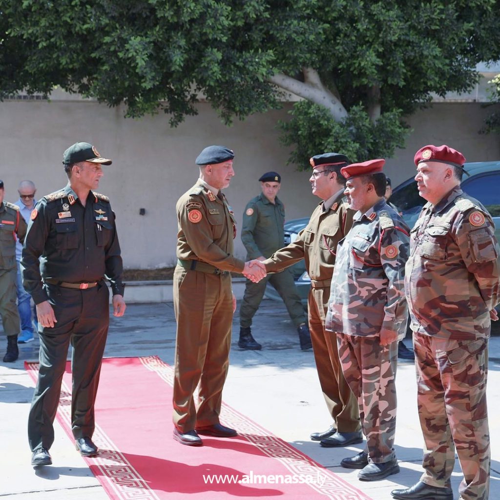 extra1111 الحداد يزور الإدارة العامة للحسابات العسكرية ويؤكد على معالجة الملفات المالية لمنتسبي الجيش