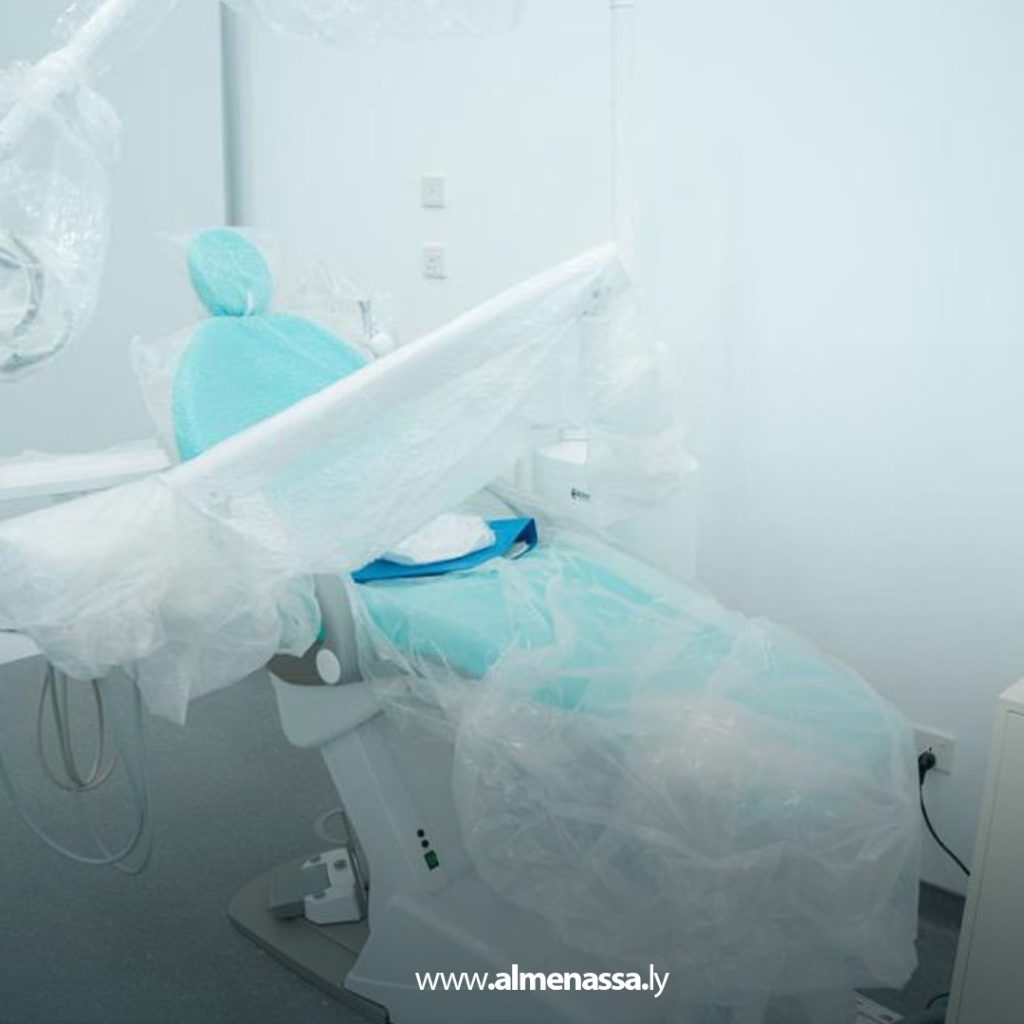 extra1111 48 مدير عام صندوق الإعمار يتفقد مشروع تطوير مركز الكيش الطبي في بنغازي