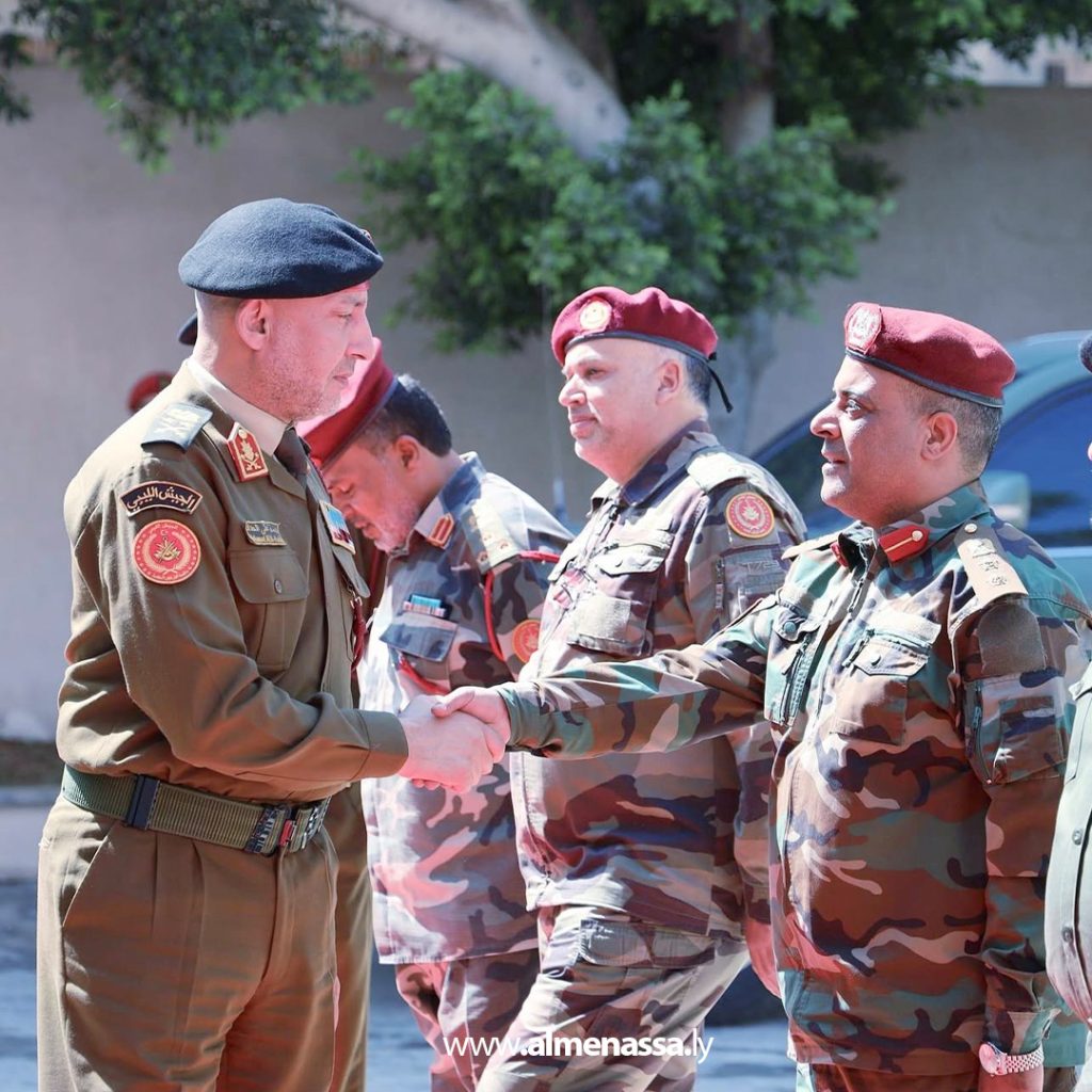 extra11111 الحداد يزور الإدارة العامة للحسابات العسكرية ويؤكد على معالجة الملفات المالية لمنتسبي الجيش