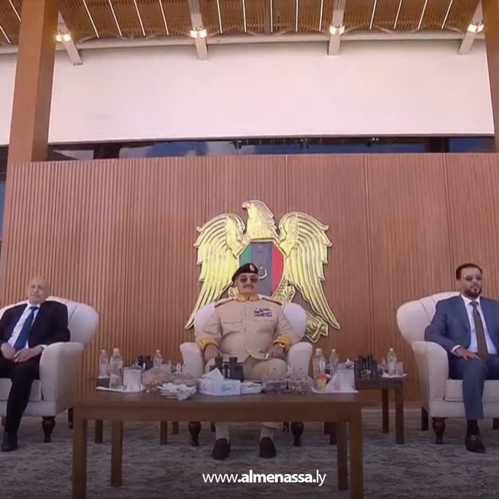 extra11111 49 بدء العرض العسكري في الذكرى الـ11 لثورة الكرامة بحضور القائد العام للقوات المسلحة