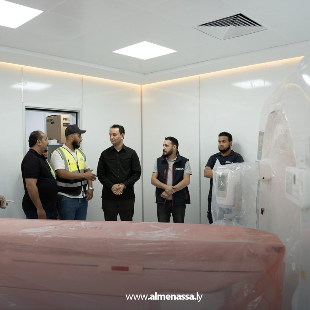 extra111111 23 مدير عام صندوق إعادة الإعمار يتفقد مشروع صيانة وتطوير عيادة خالد بن الوليد ببنغازي