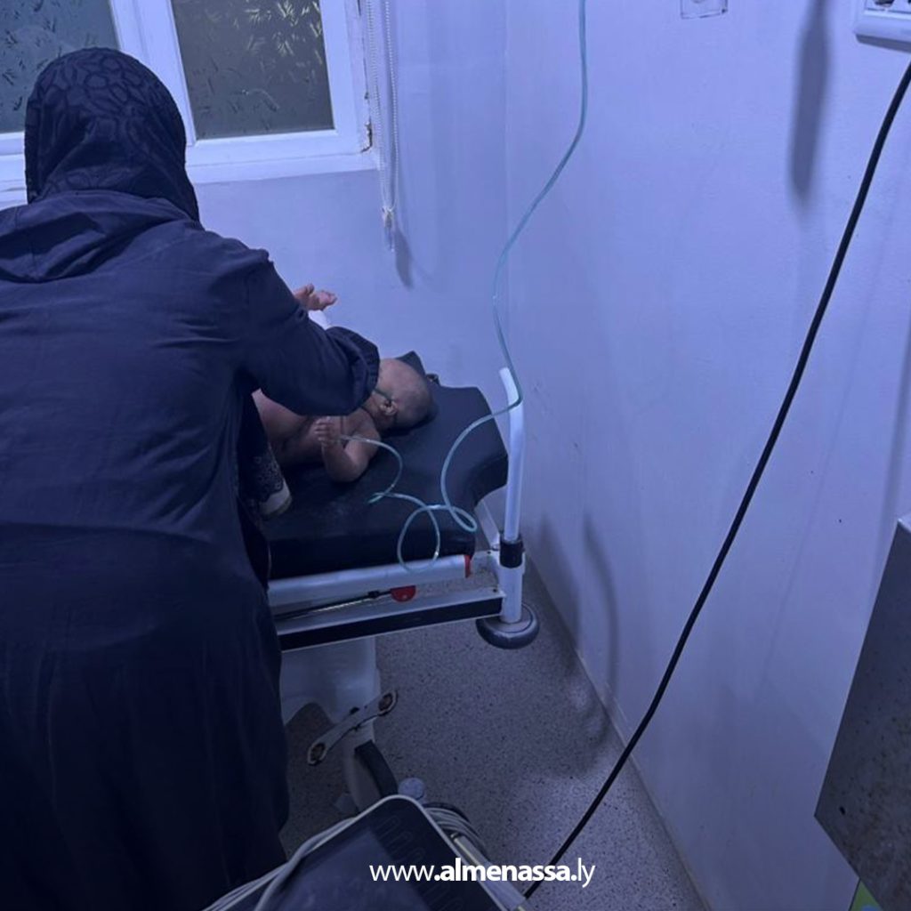 extra1111111 28 مستشفى زوارة يستقبل 15 مهاجرًا بعد إنقاذهم من عرض البحر