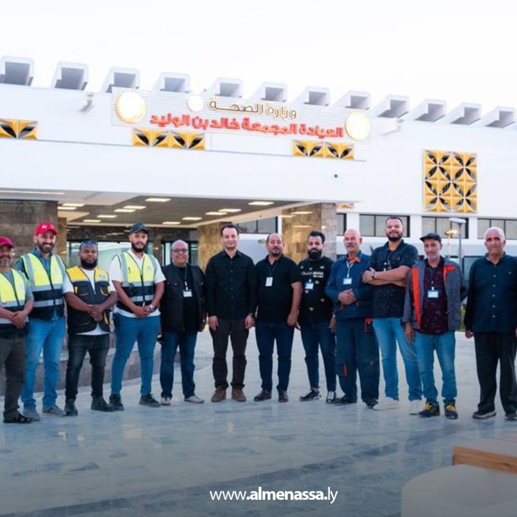 extra111111111 10 مدير عام صندوق إعادة الإعمار يتفقد مشروع صيانة وتطوير عيادة خالد بن الوليد ببنغازي