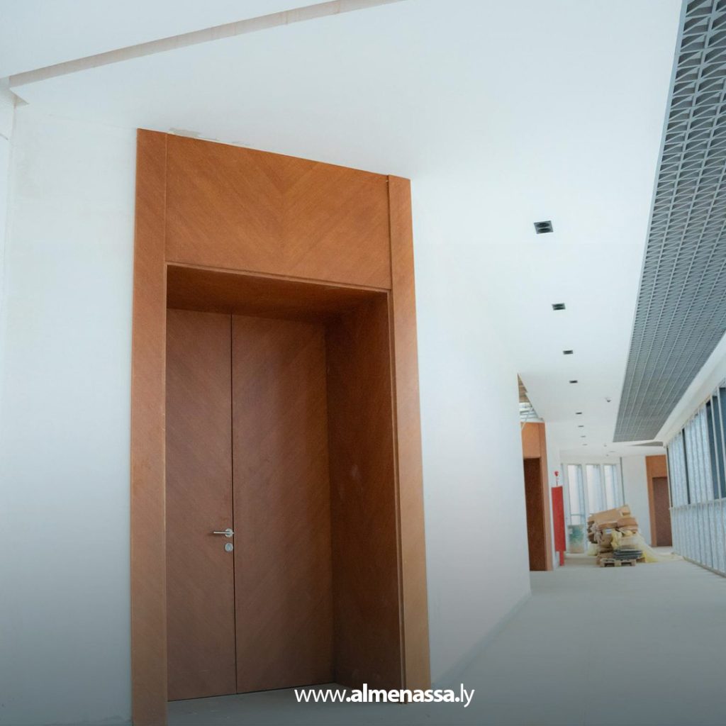 extra111111111 7 مدير عام صندوق الإعمار يجري جولة ميدانية بمباني كليات جامعة بنغازي