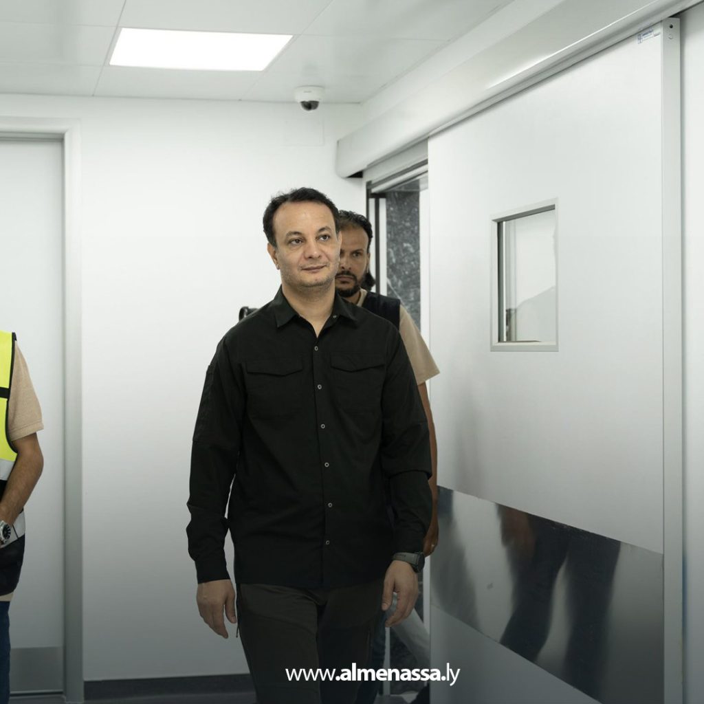 extra11111111111 5 مدير عام صندوق الإعمار يتفقد مشروع تطوير مركز الكيش الطبي في بنغازي