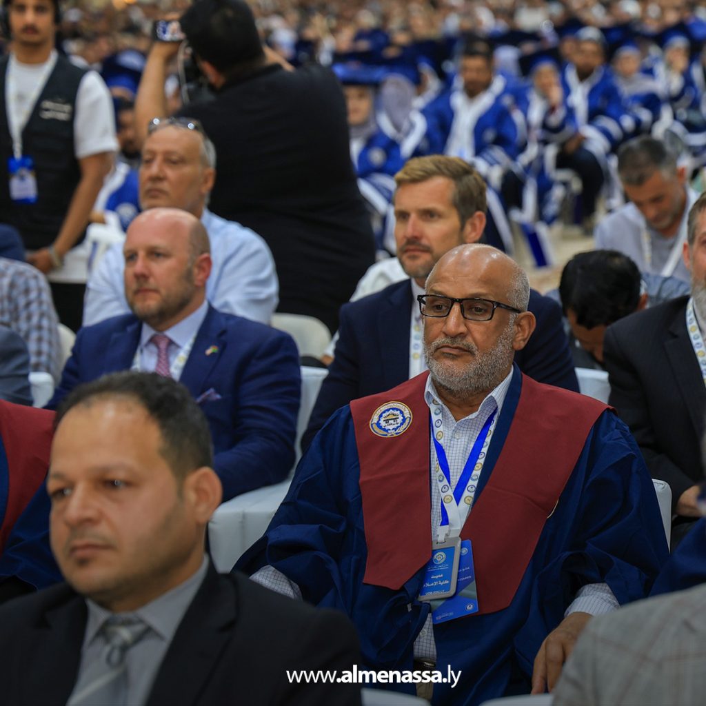 extra111111111111 12 القائد العام يكرم أوائل جامعة بنغازي ويعلن إيفادهم للدراسة في الخارج