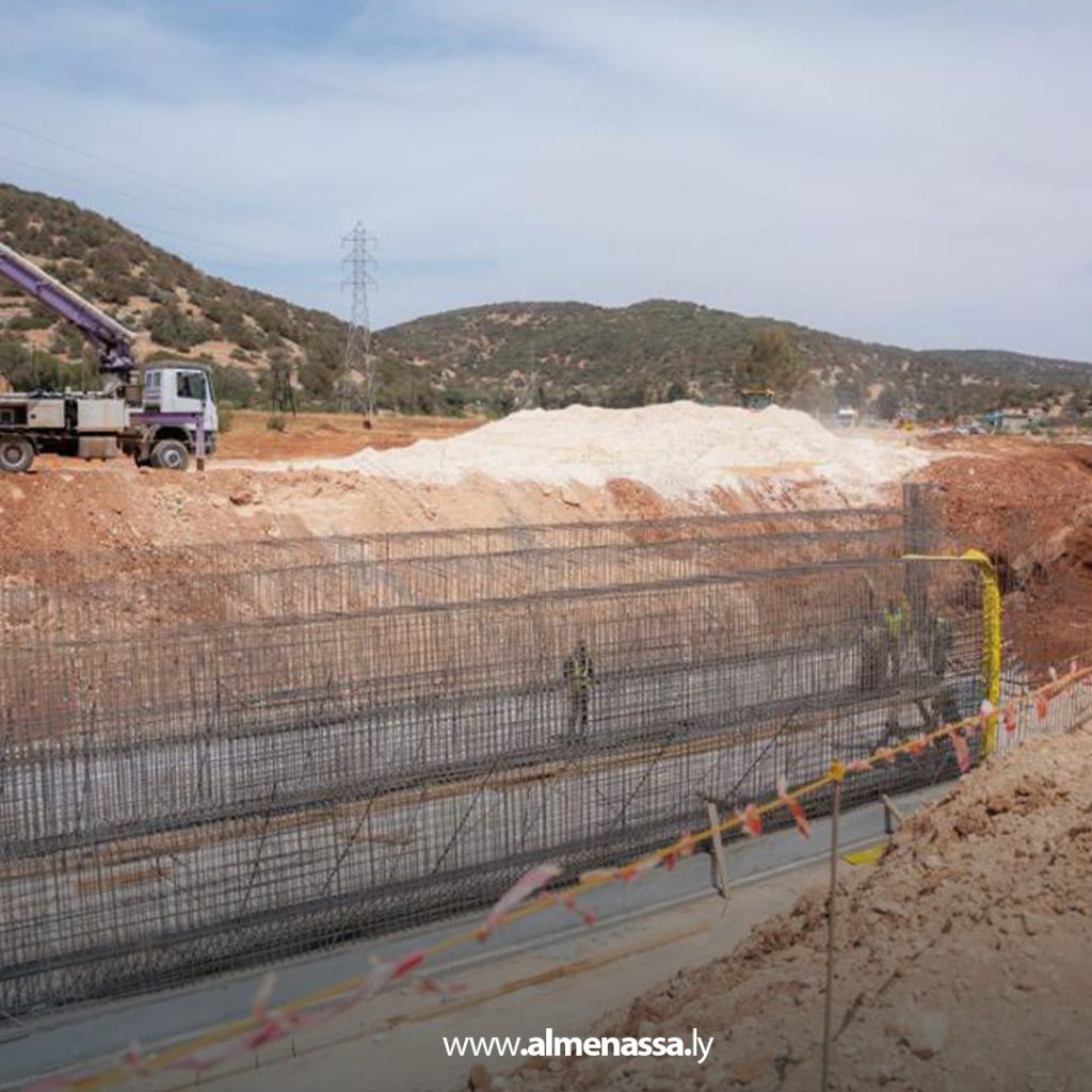 extra111111111111 5 مدير صندوق التنمية يزور البيضاء لمتابعة مشاريع البنية التحتية