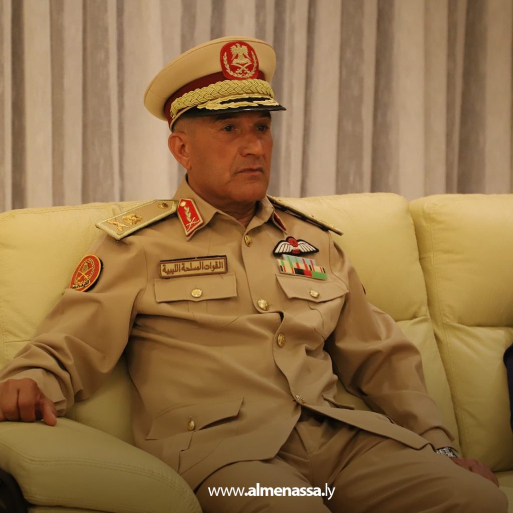 extra111111111111 8 وزير الخارجية يستقبل وفدًا رفيع المستوى من النيجر بمطار بنينا الدولي