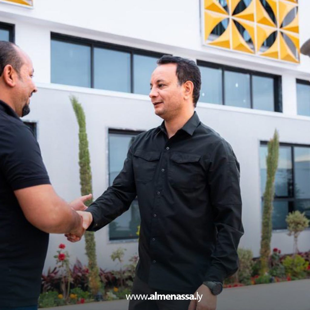 extra1111111111111 3 مدير عام صندوق إعادة الإعمار يتفقد مشروع صيانة وتطوير عيادة خالد بن الوليد ببنغازي