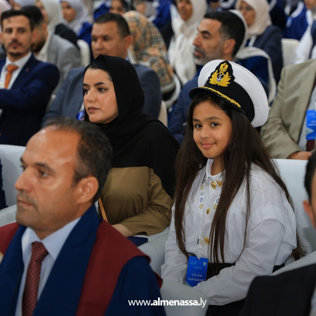 extra11111111111111111111 3 القائد العام يكرم أوائل جامعة بنغازي ويعلن إيفادهم للدراسة في الخارج