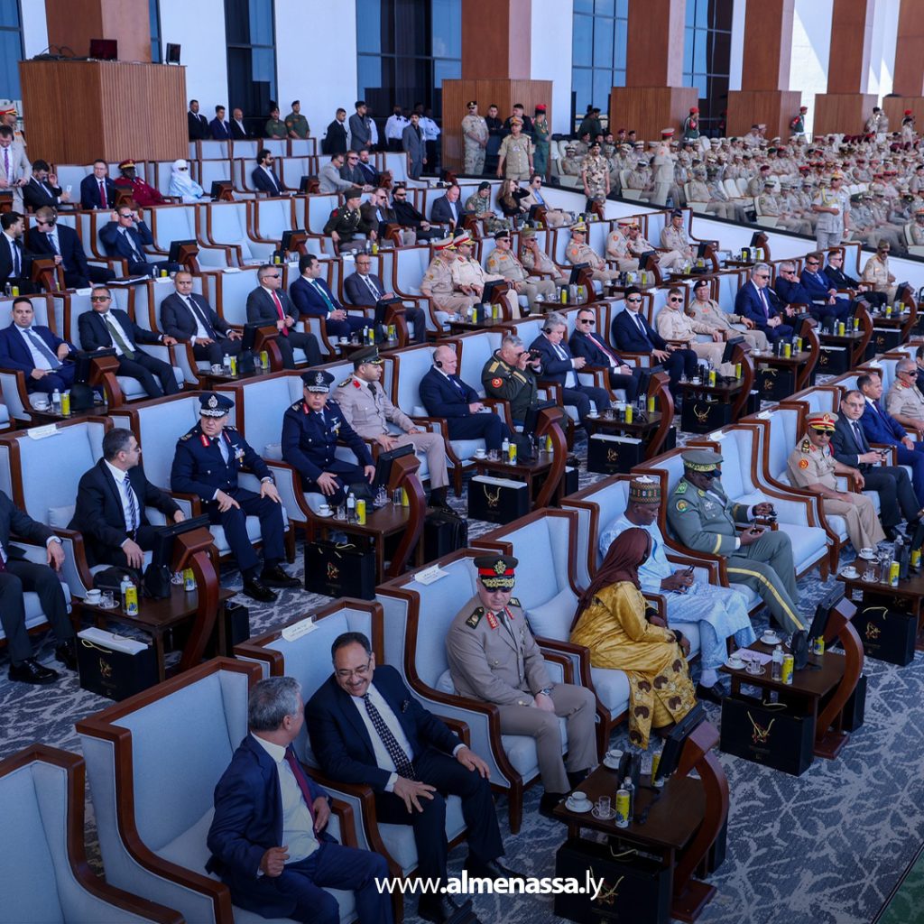 extra1111111111111111111111111 المشير حفتر والمستشار عقيلة صالح يصلان المدينة العسكرية ويعطيان إشارة انطلاق العرض العسكري في الذكرى الـ11 لثورة الكرامة