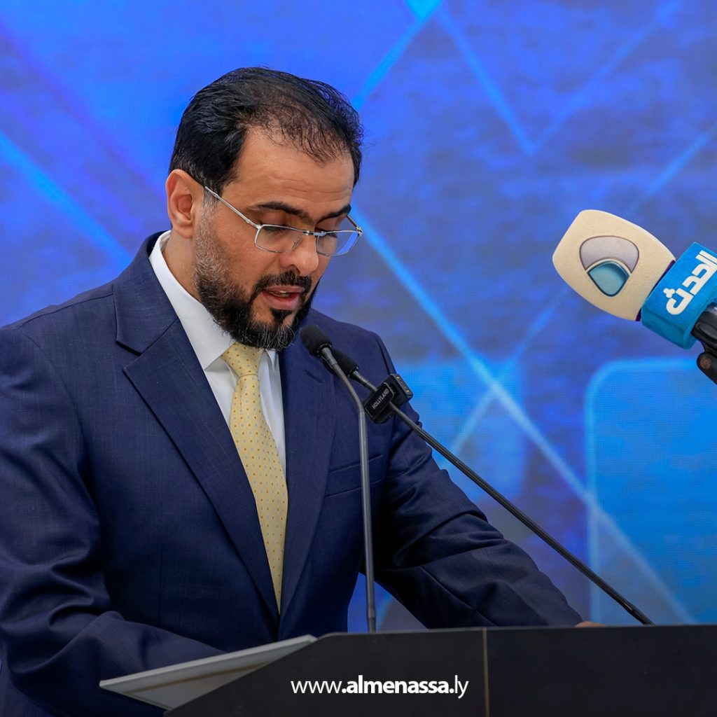 extra1111111111111111111111111111 1 القائد العام يكرم أوائل جامعة بنغازي ويعلن إيفادهم للدراسة في الخارج