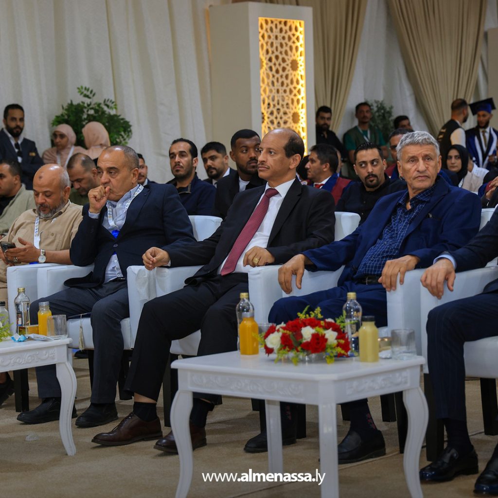 extra1111111111111111111111111111111111 1 القائد العام يكرم أوائل جامعة بنغازي ويعلن إيفادهم للدراسة في الخارج