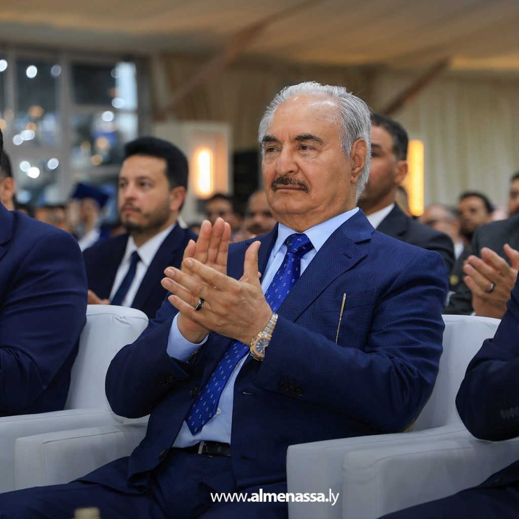 extra1111111111111111111111111111111111111 1 القائد العام يكرم أوائل جامعة بنغازي ويعلن إيفادهم للدراسة في الخارج