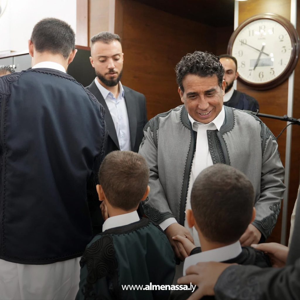 المنفي يؤدي صلاة عيد الأضحى في مسجد عبد الله القلالي بطرابلس 4 02 12 المنفي يؤدي صلاة عيد الأضحى في مسجد عبد الله القلالي بطرابلس