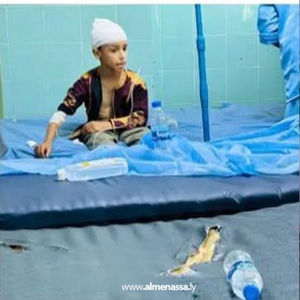 03 25 مركز طبرق الطبي يستقبل أربعة أطفال مصابين جراء سقوط سقف مسجد بمنطقة القعرة