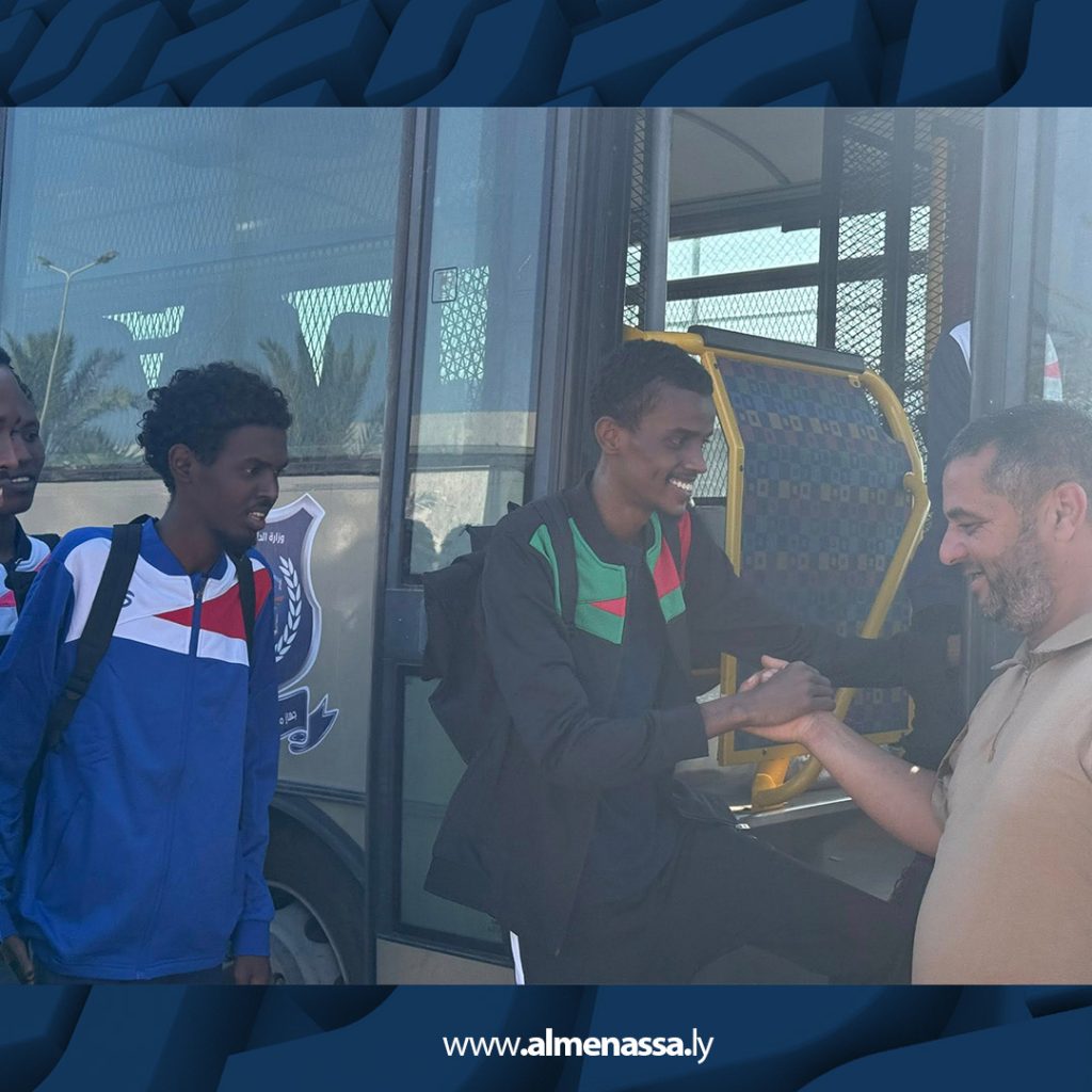 03 31 ترحيل مهاجرين صوماليين غير شرعيين من ليبيا عبر مطار معيتيقة