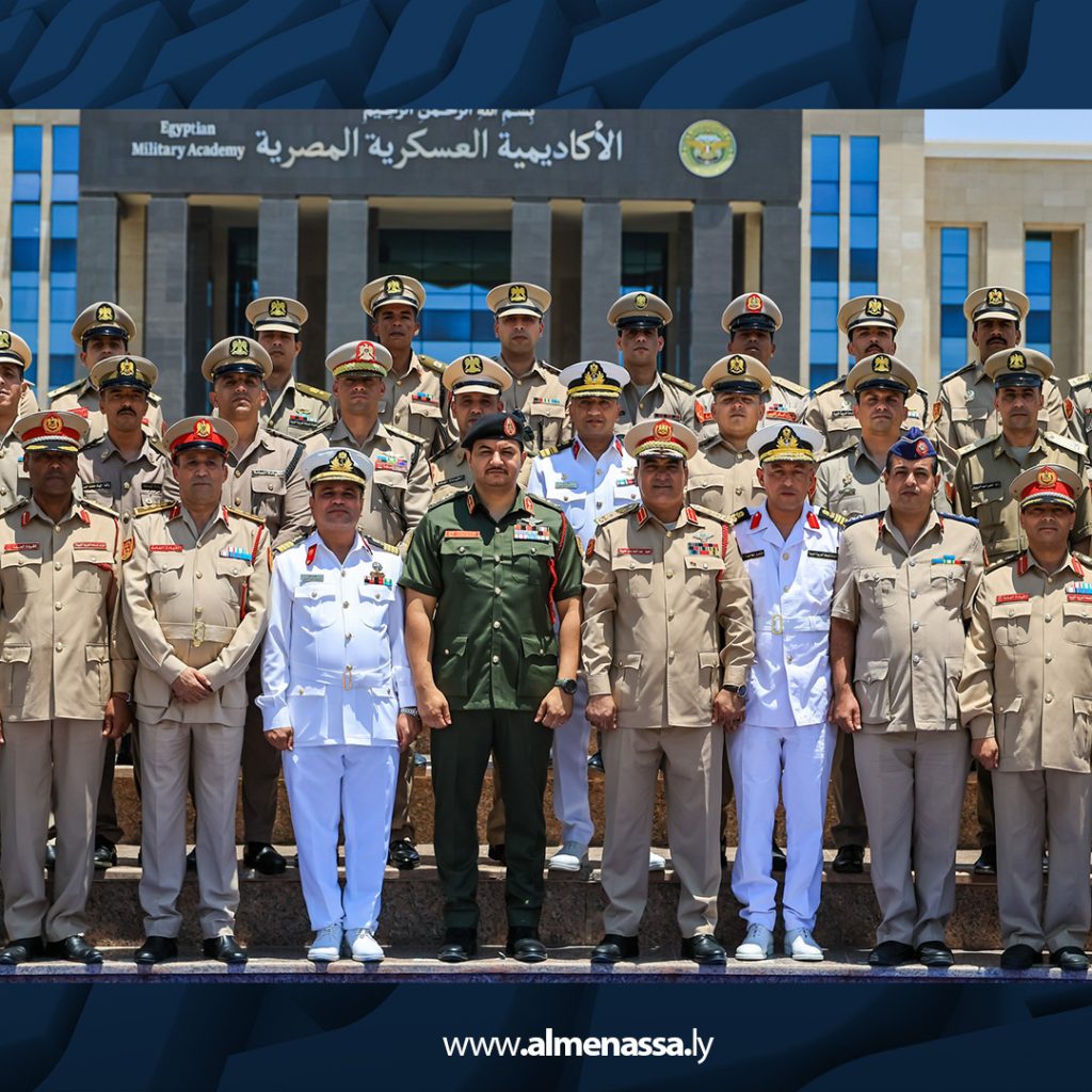 03 34 الفريق ركن صدام حفتر يشارك في حفل تخرج ضباط ليبيين من كلية القادة والأركان المصرية