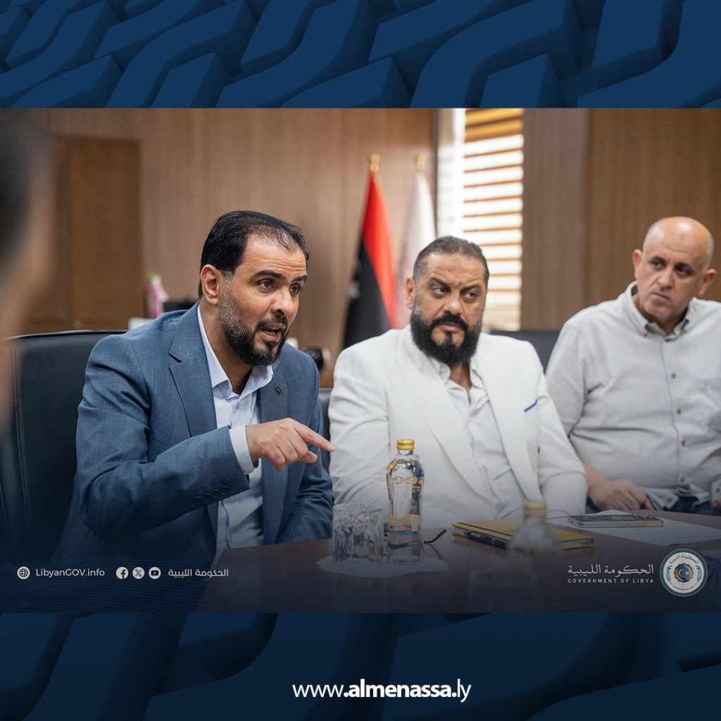 04 31 حماد يوجه بدعم خطط الدفع الإلكتروني وفتح حسابات للعمالة الوافدة