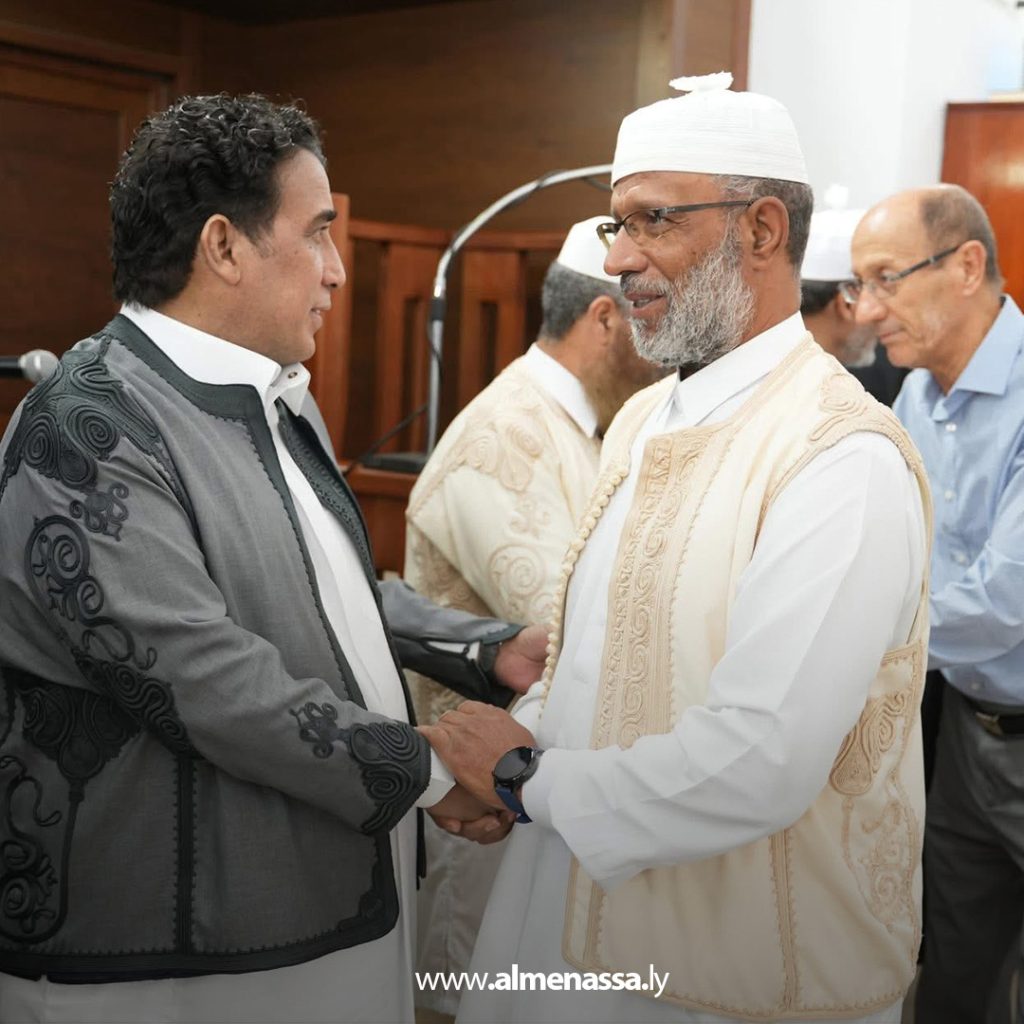 المنفي يؤدي صلاة عيد الأضحى في مسجد عبد الله القلالي بطرابلس 5 04 8 المنفي يؤدي صلاة عيد الأضحى في مسجد عبد الله القلالي بطرابلس