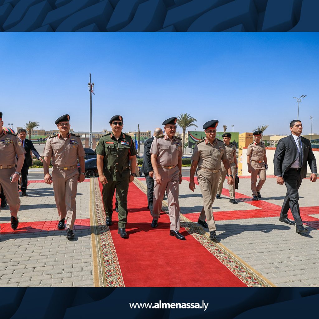 07 10 الفريق ركن صدام حفتر يشارك في حفل تخرج ضباط ليبيين من كلية القادة والأركان المصرية
