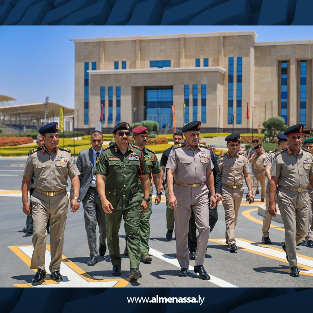 13 2 الفريق ركن صدام حفتر يشارك في حفل تخرج ضباط ليبيين من كلية القادة والأركان المصرية
