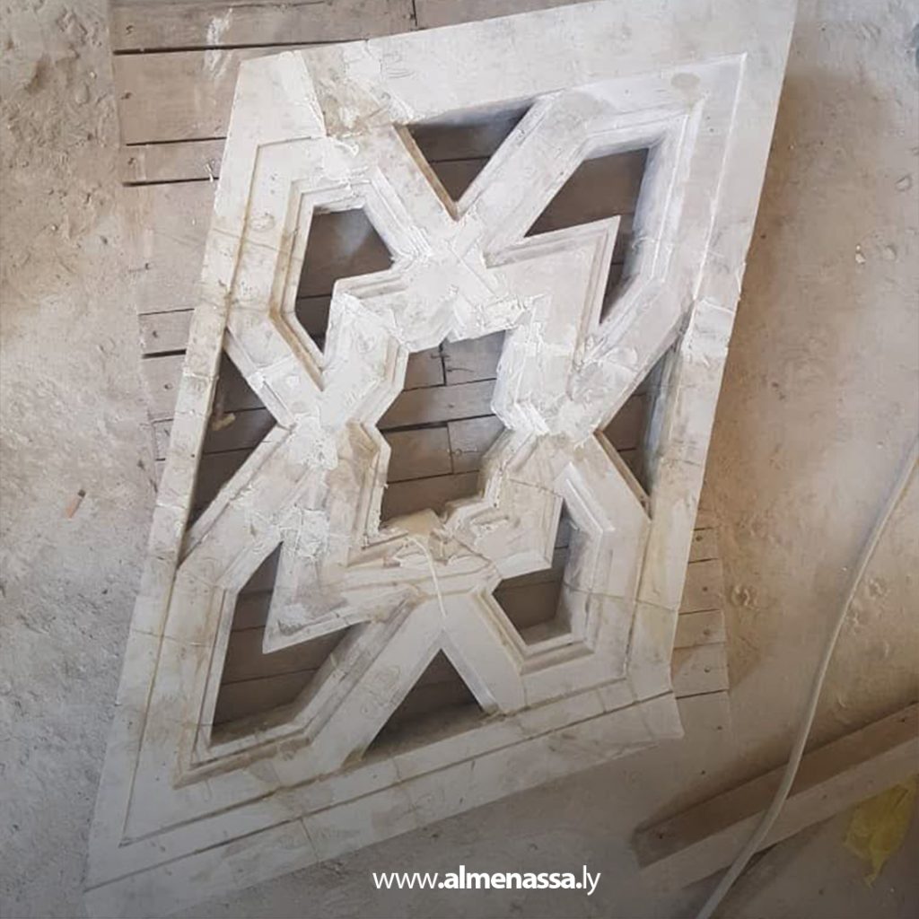 بورقيعة تؤكد قرب الانتهاء من ترميم درابزين مبنى بلدية بنغازي التاريخي 1 Extra 306