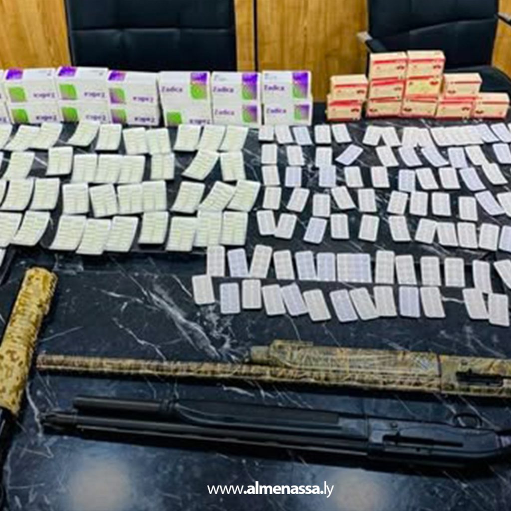 Extra 343 البحث الجنائي فرع البطنان يداهم وكراً للإتجار بالأقراص المهلوسة والأسلحة