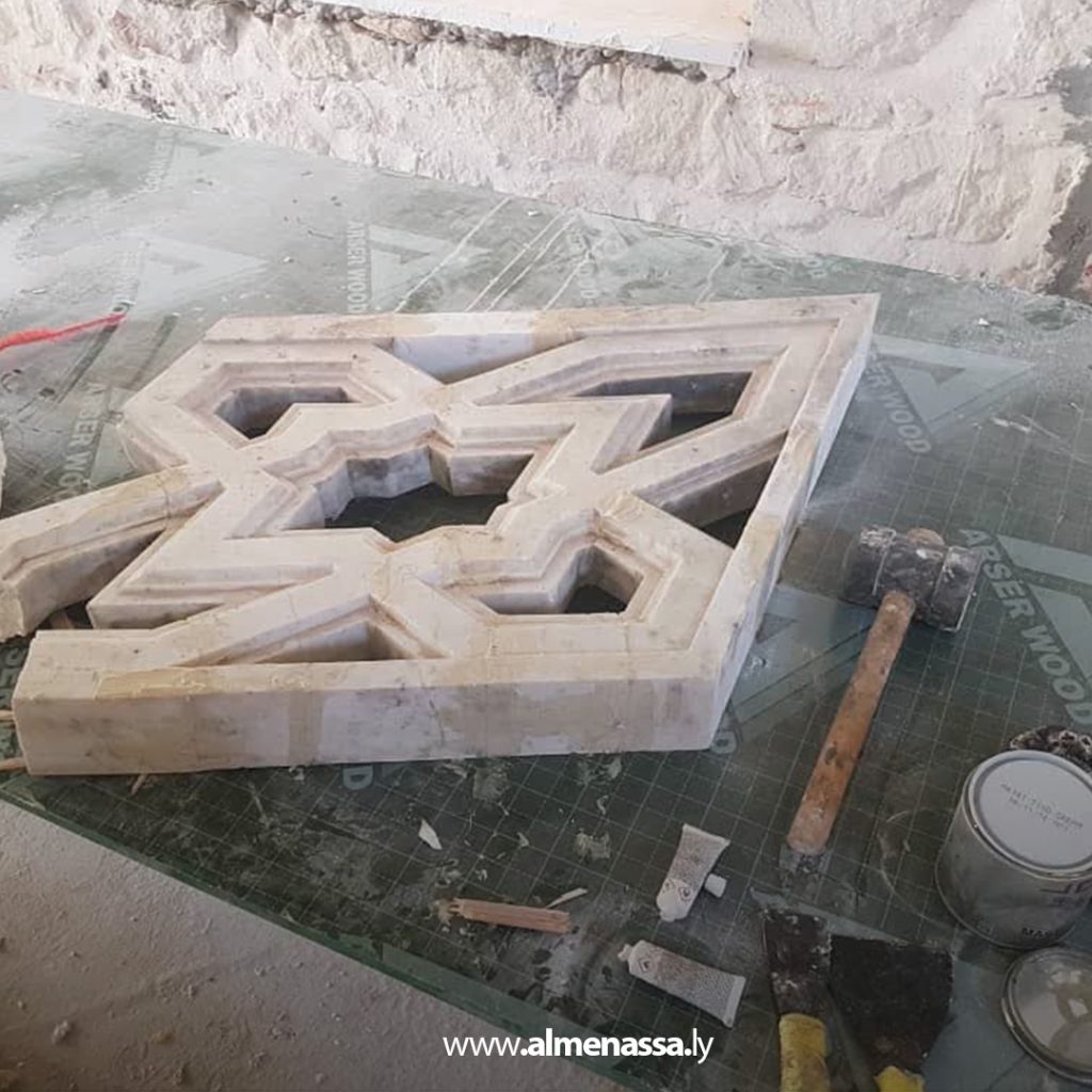 بورقيعة تؤكد قرب الانتهاء من ترميم درابزين مبنى بلدية بنغازي التاريخي 2 Extra1 234