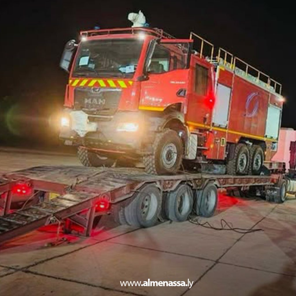 Extra11 185 مطار أوباري يتسلم شاحنة إطفاء حديثة لتعزيز قدرة الاستجابة للطوارئ