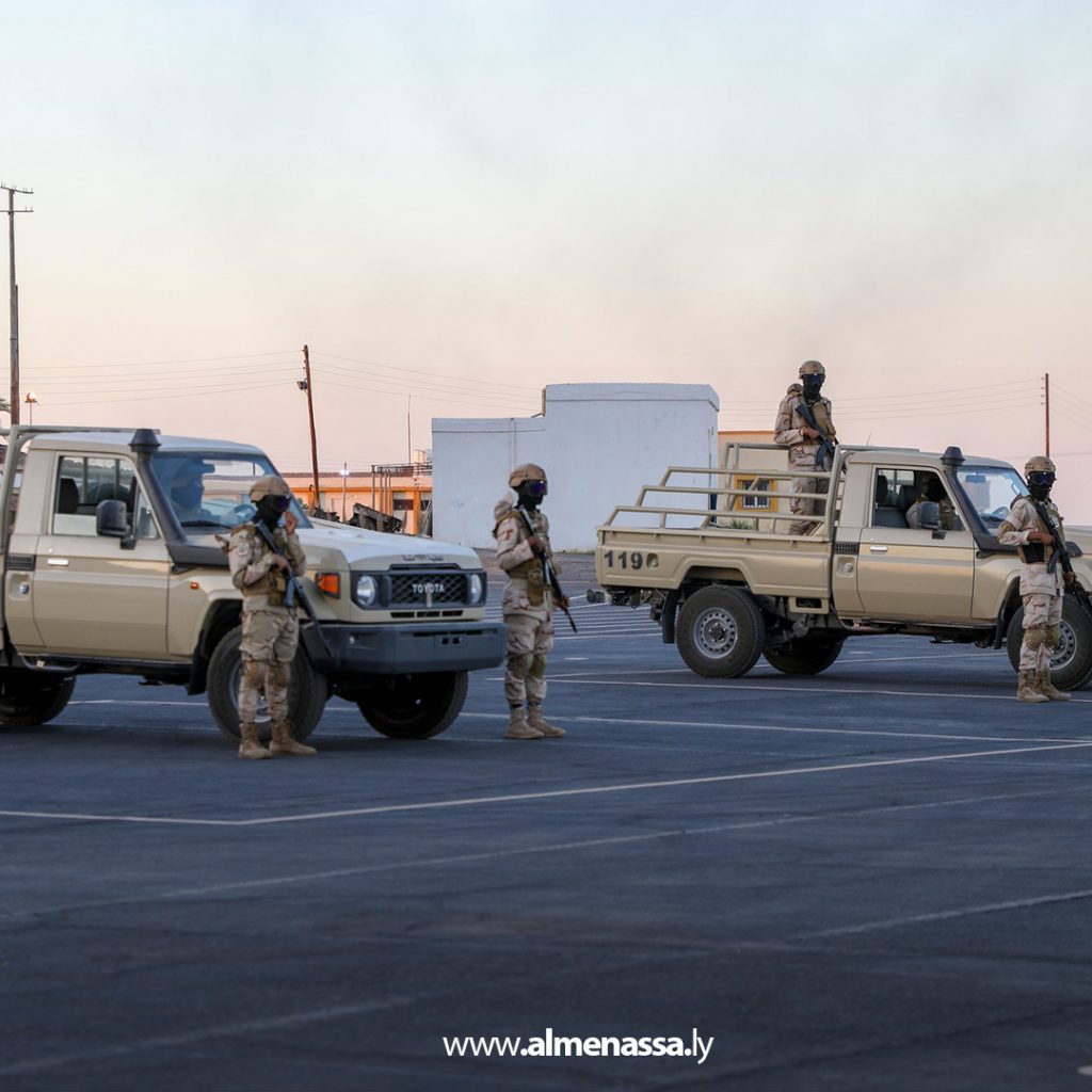 Extra11111 78 الكتيبة 101 مشاة تضبط كميات كبيرة من الوقود والمخدرات معدّة للتهريب جنوب البلاد