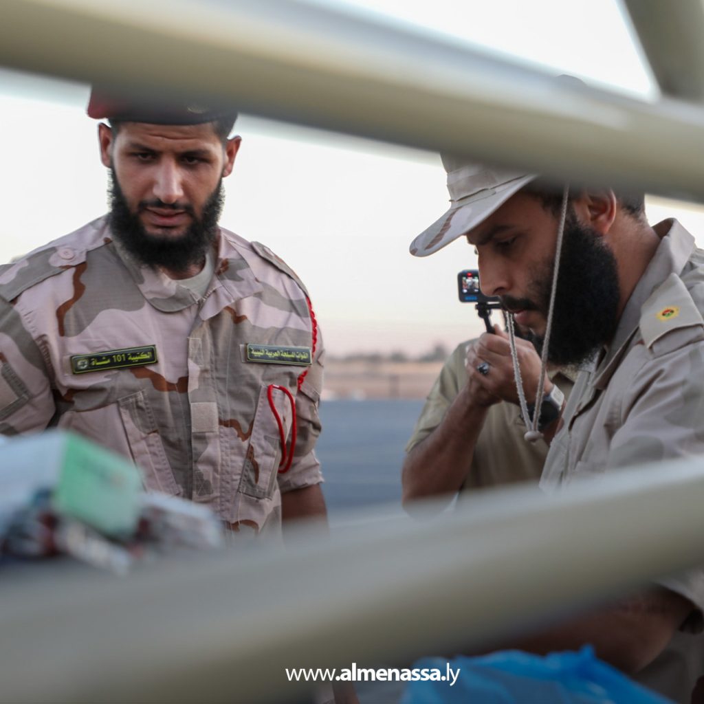 Extra1111111 47 الكتيبة 101 مشاة تضبط كميات كبيرة من الوقود والمخدرات معدّة للتهريب جنوب البلاد