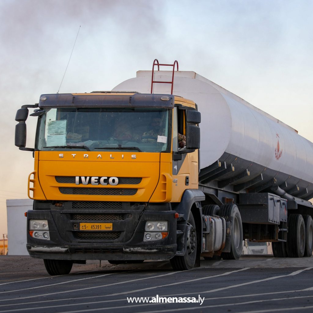 Extra11111111 38 الكتيبة 101 مشاة تضبط كميات كبيرة من الوقود والمخدرات معدّة للتهريب جنوب البلاد