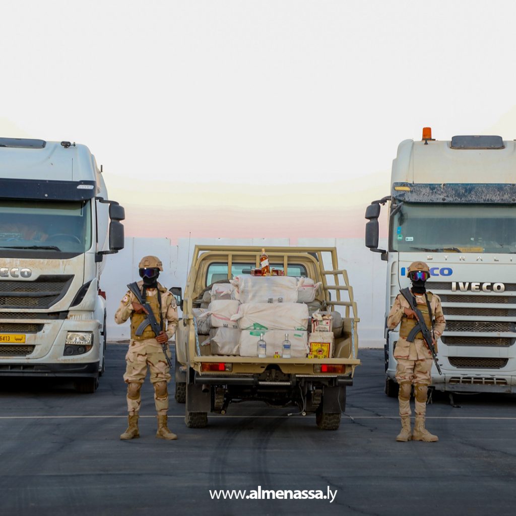 Extra111111111111111 8 الكتيبة 101 مشاة تضبط كميات كبيرة من الوقود والمخدرات معدّة للتهريب جنوب البلاد